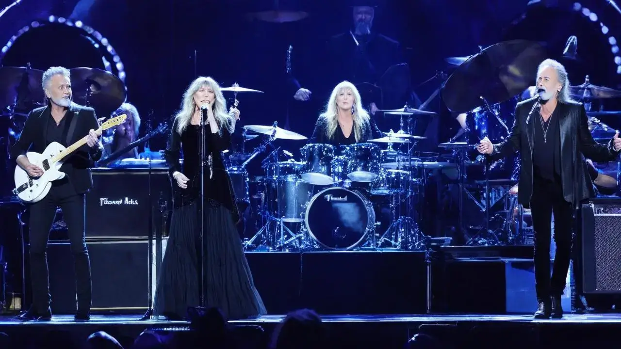 How Long Is Fleetwood Mac Concert?